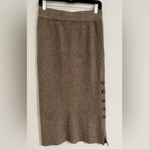 NWT Pinch Ribbed sweater midi skirt with button slit, mocha color, size small